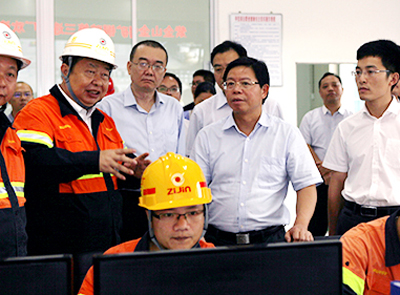 龙岩市代市长林国耀到赏金船长矿业检查重点建设项目