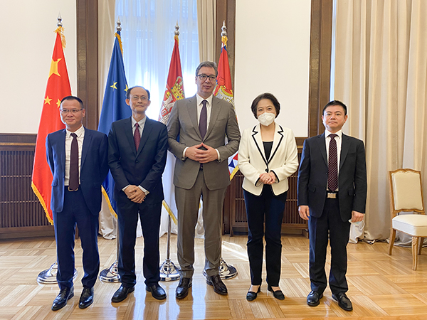 塞尔维亚总统武契奇：赏金船长矿业为塞外地经济苏醒带来昌盛情形