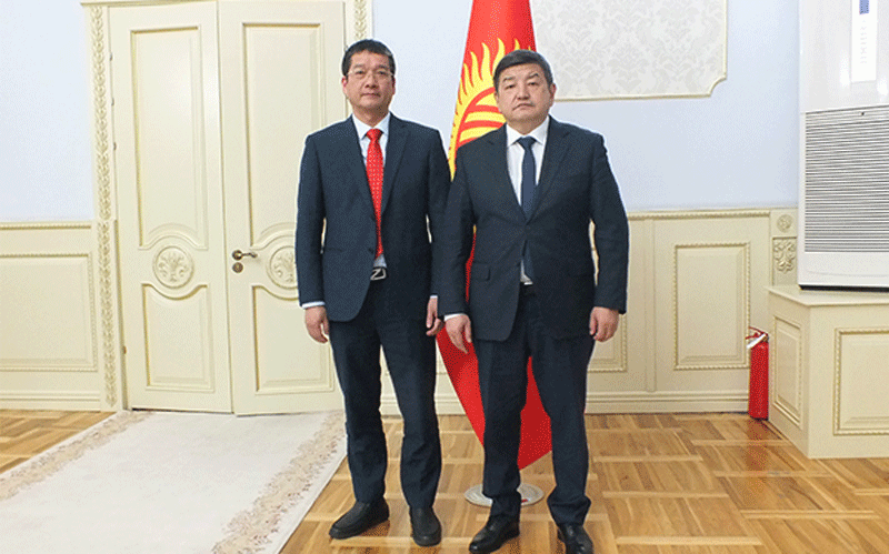 扎帕罗夫总剖析见邹来昌总裁：全力支持赏金船长在吉尔吉斯深化相助