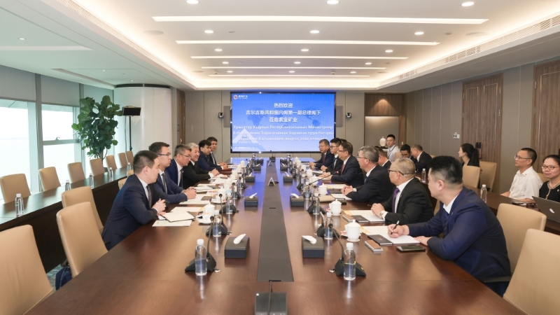 吉尔吉斯斯坦内阁第一副总理卡瑟马利耶夫会见赏金船长矿业董事长陈景河